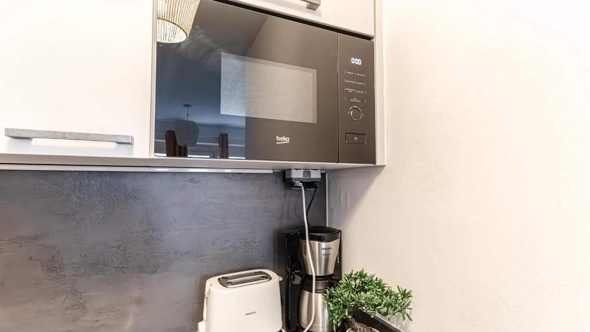 Chic 1Br And 1Lr With Kingbed, 9 Min To City Center Via Metro ウィーン 0*,