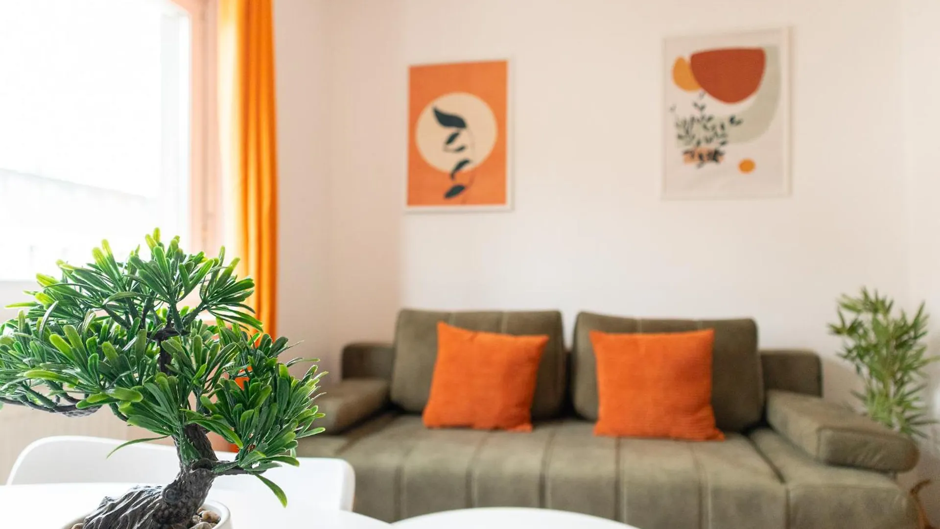 Chic 1Br And 1Lr With Kingbed, 9 Min To City Center Via Metro Vienna Apartment