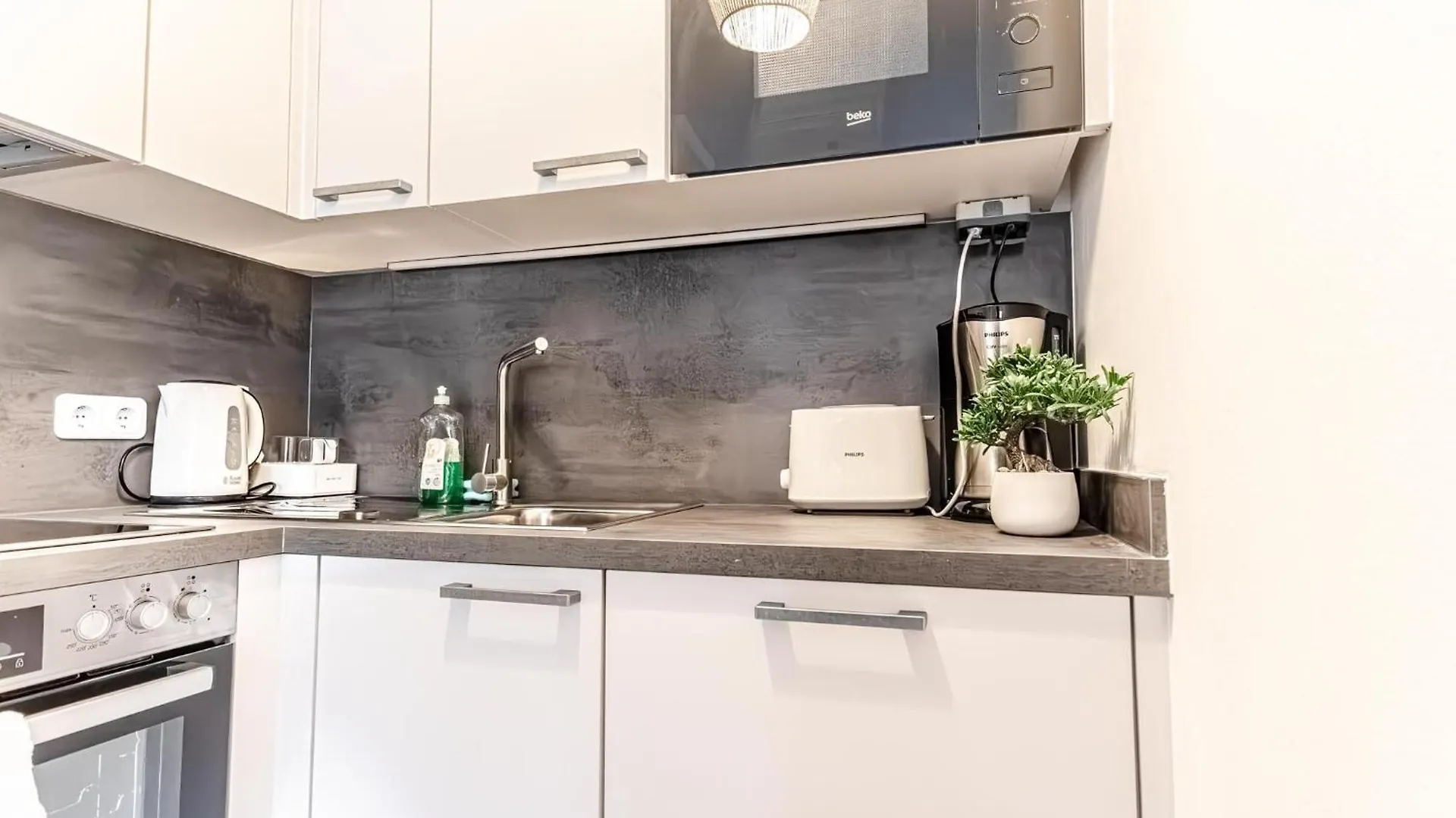 Apartment Chic 1Br And 1Lr With Kingbed, 9 Min To City Center Via Metro Vienna